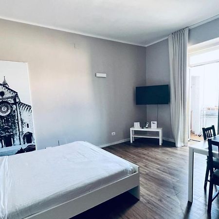 Central Station Apartment Бари Екстериор снимка